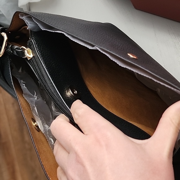 Mathew and Julian Black handbag - Picture 3 of 5